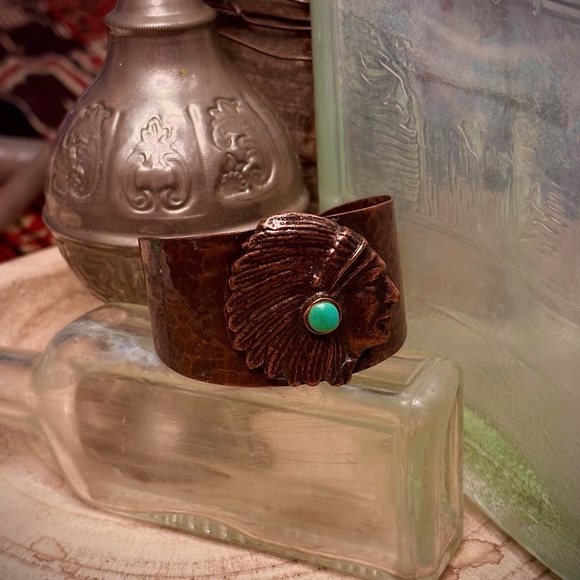 ⚙️3For$30⚙️ NEW Western Hammered Indian side profile Copper-tone Cuff Bracelet - Picture 2 of 2